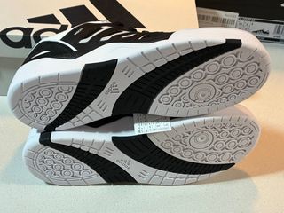 Zapatilla Adidas Midcity negras/blancas T. 42 y 46