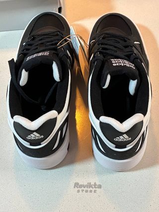 Zapatilla Adidas Midcity negras/blancas T. 42 y 46