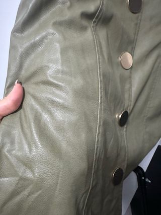 Vestido Zara verde militar botones dorados