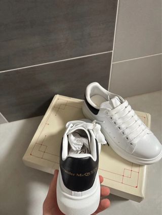 Alexander McQueen Blancas y Negras