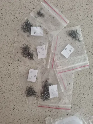 Kit Pesca: Anzuelos, Plomos, Señuelos y Hilo