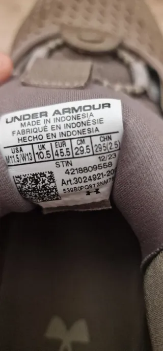 Zapatillas Under Armour Hovr Beige/Gris