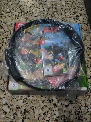 Nintendo Switch con caja y accesorios