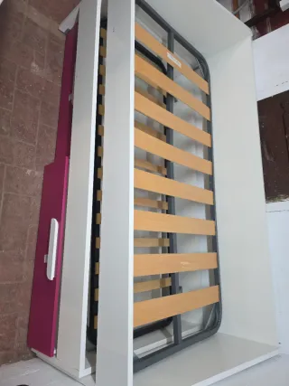 Cama nido blanca y rosa