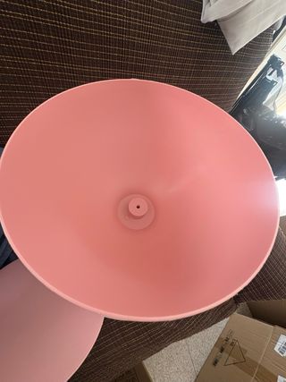 Tavolino portaoggetti rosa