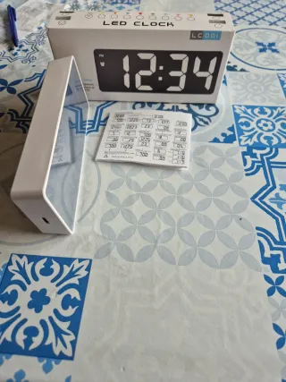 Reloj LED Digital Blanco