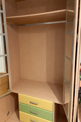 Conjunto de armarios y cama habitacion