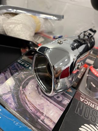 Tubo escape Akrapovič harley incompleto