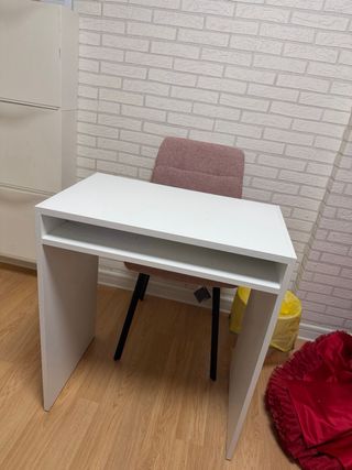 Mesa de escritorio blanca seminueva