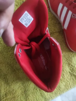 Zapatillas Adidas Altas Rojas y Blancas