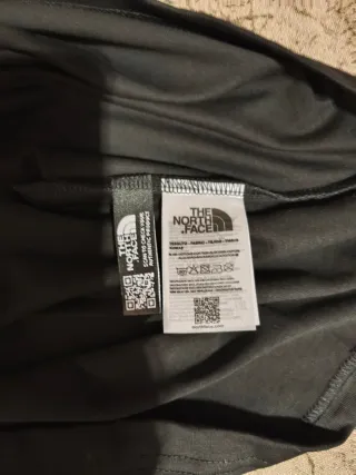 Camiseta The North Face Negra