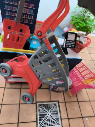 Supermercado de juguete con accesorios