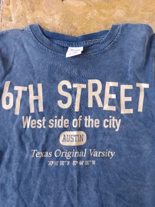 Camiseta Bershka azul 9th Street