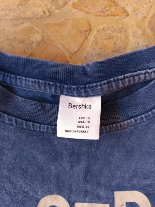 Camiseta Bershka azul 9th Street