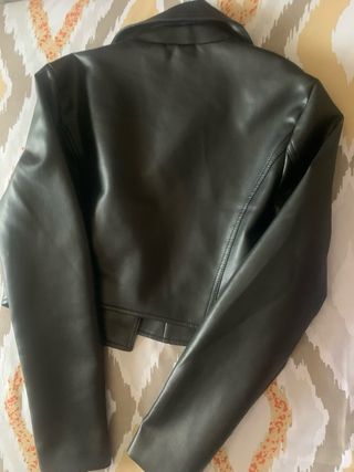 Chaqueta Polipiel Negra Stradivarius Talla S