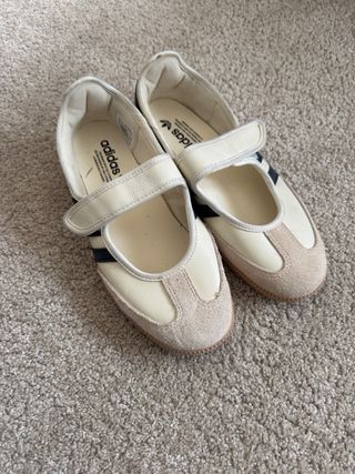 Adidas Bailarinas Beige y Blanco