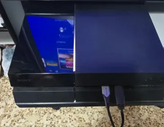 Consola PS4 500GB Negra y Roja