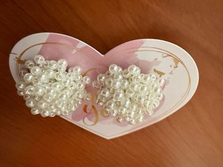 Pendientes de abalorios blancos