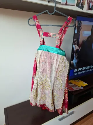 Traje fallera niña 4 años hasta 6 aproximadamente