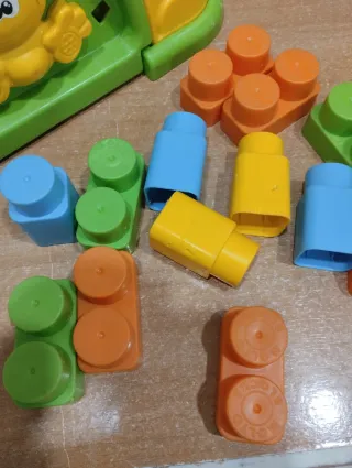 Jirafa Molto con bloques