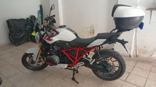 BMW R1200R Roja y Blanca