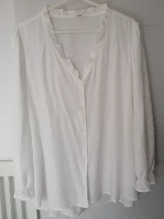 Camisa blanca XL con volantes