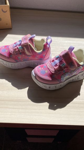 Zapatillas deportivas rosas para bebé