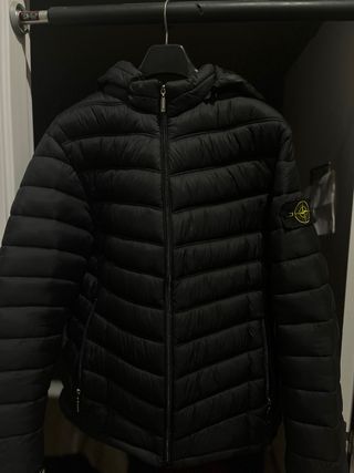 Abrigo Stone Island Negro con Capucha