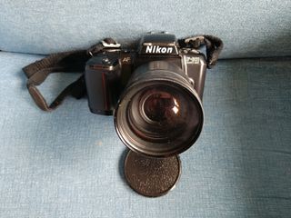 Cámara Analógica Nikon F-601 Quartz Date + REGALO