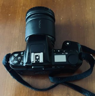 Cámara Analógica Nikon F-601 Quartz Date + REGALO