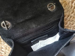 Bolso Negro Suede Pluma Metal
