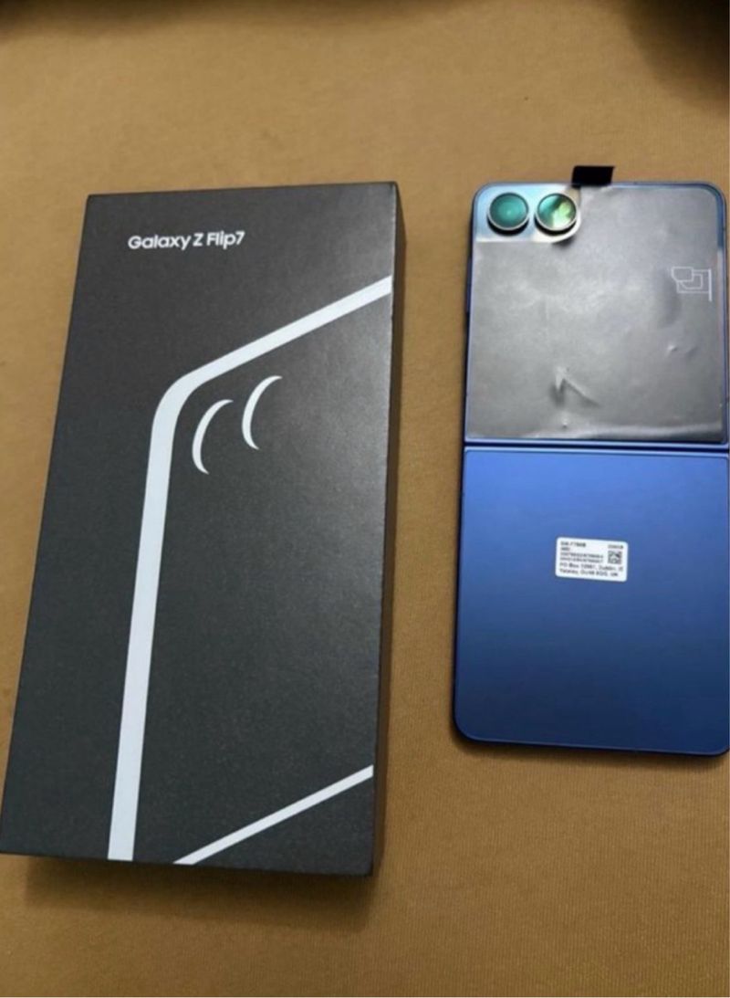 Samsung Galaxy Z Flip 7 256GB Azul