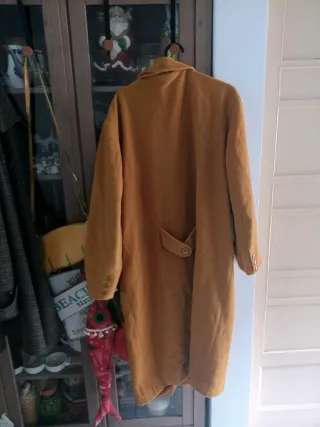 Abrigo largo mostaza