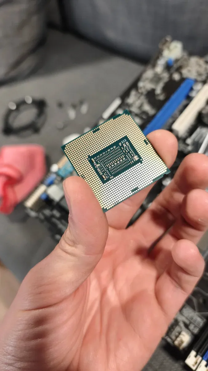 Intel Xeon E-2286G SRF7C 4.00GHz CPU afbeelding 3
