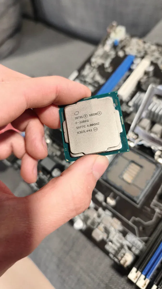 Intel Xeon E-2286G SRF7C 4.00GHz CPU afbeelding 4