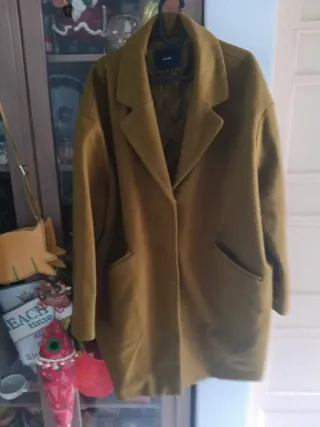 Abrigo Kiabi verde oliva