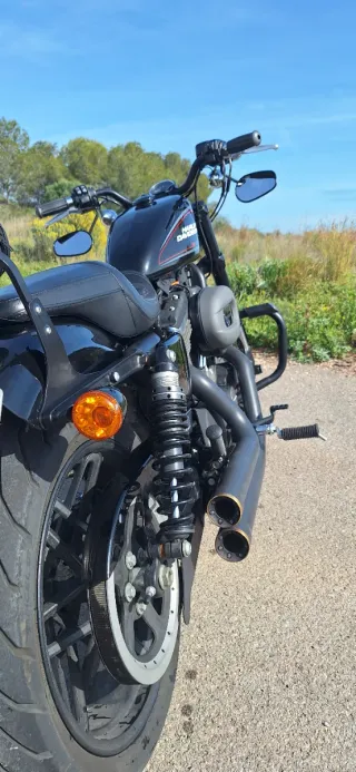 Harley Davidson Sportster Roadster 1200XL Negra