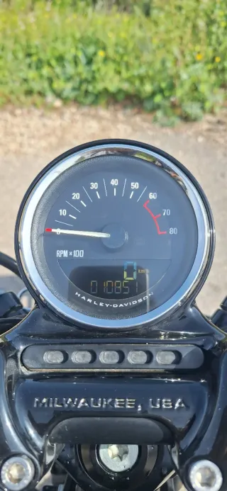Harley Davidson Sportster Roadster 1200XL Negra