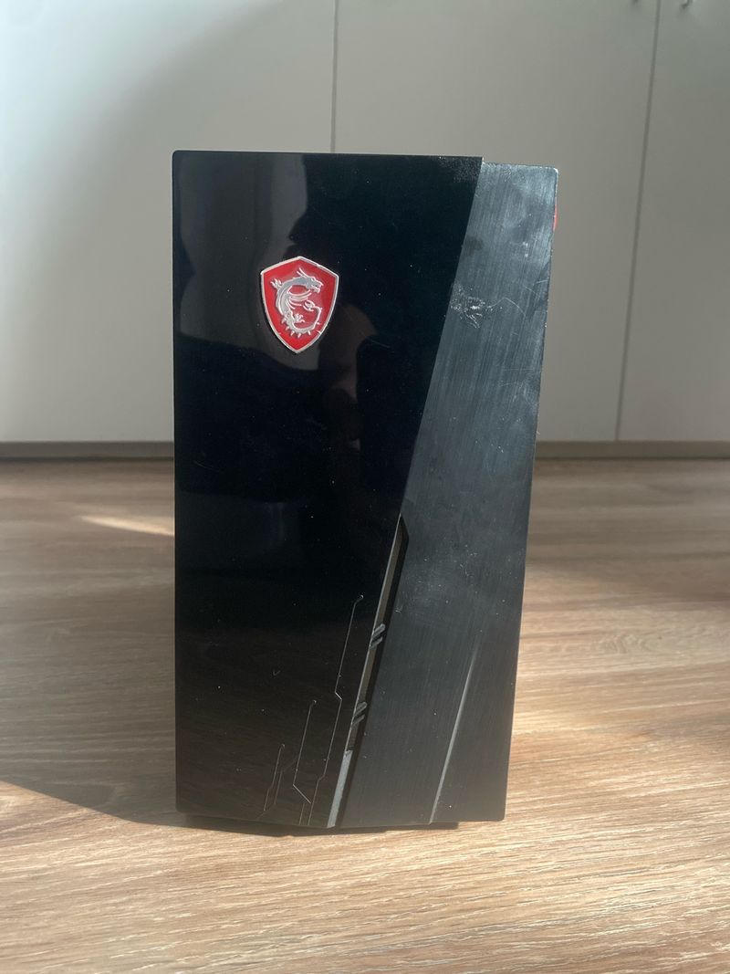 PC de juego MSI Infinite S fijo