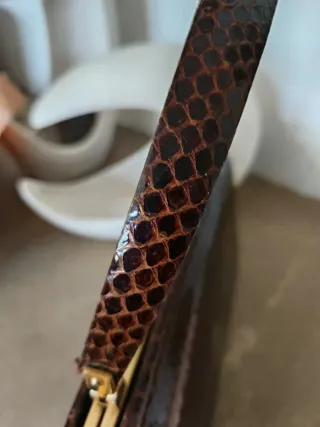 Bolso piel serpiente marrón y dorado