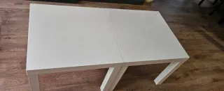 2 Mesas auxiliares blancas