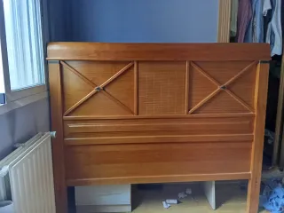 Cabecero de madera estilo clásico