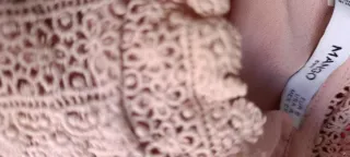 Vestido estilo boho chic rosa pastel con encaje