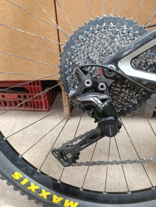 Bicicleta BTT 29 carbono  doble
