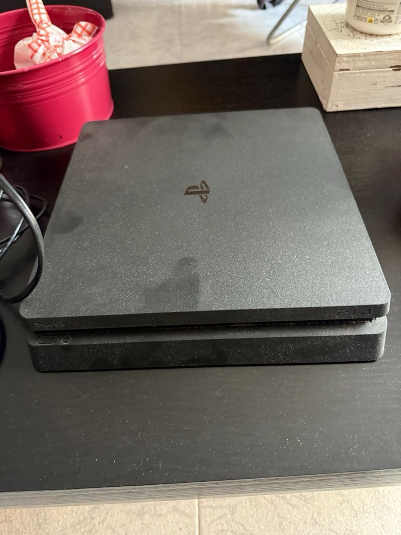 PS4 Slim 500GB Uncharted 4 Edición Limitada afbeelding 2