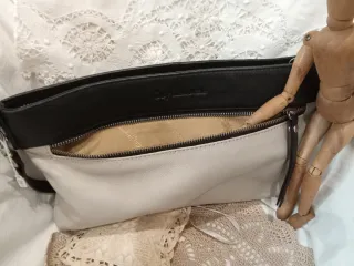 Bolso Guy Laroche Beige y azul marino