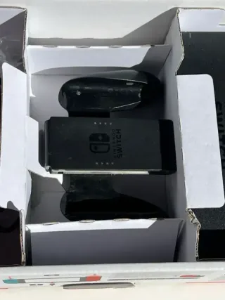 IMPECABLE Nintendo Switch V2 con caja