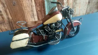 Motocicleta Retro Estilo Cruiser decorativa