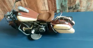 Motocicleta Retro Estilo Cruiser decorativa