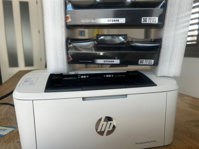 Impresora HP LaserJet Pro M15w + 2 toner